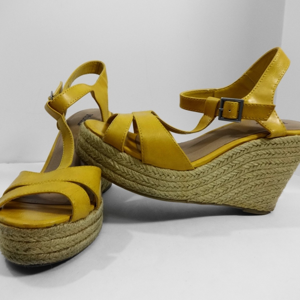 MUDD Women's Yellow Open Toe Wedges Size 7 1/2 M